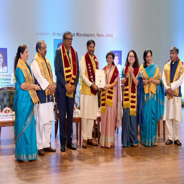 Dr. Anurag Anand Receiving Award